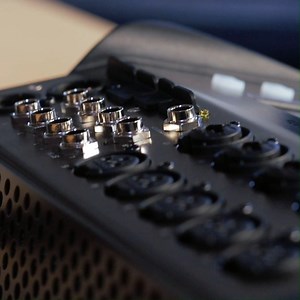 El ing. Mike Chuy nos habla acerca de la consola digital Allen & Heath CQ-12T 🔥😉 Más información sobre este modelo aquí 👉 https://bit.ly/4b1rwps 📲 Escríbenos vía WhatsApp 👉 https://wa.me/50258098323 🚚 Entregas a domicilio en todo el país. | Casa Instrumental
