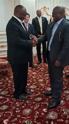 En marge des festivités marquant le double anniversaire du roi Mswati III d’Eswatini, ses 57 ans et ses 40 ans de règne, plusieurs chefs d’État et personnalités de marque ont profité de l’événement pour des échanges en coulisses. On notait notamment une rencontre entre le président sud-africain Cyril Ramaphosa et l’ancien président congolais Joseph Kabila Kabange.