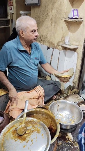 World famous club kachori 4 pieces for ₹48 lali chhangani kachori wala #trendingreels#lalichhangani