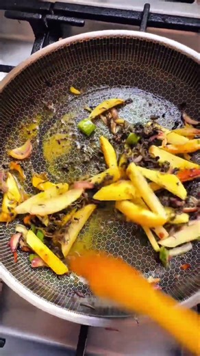 Gundruk,batmas n aalu recipe 😋 in nepali style #kitchenrecipes #gundruk #nepalfood #nepalikitchen