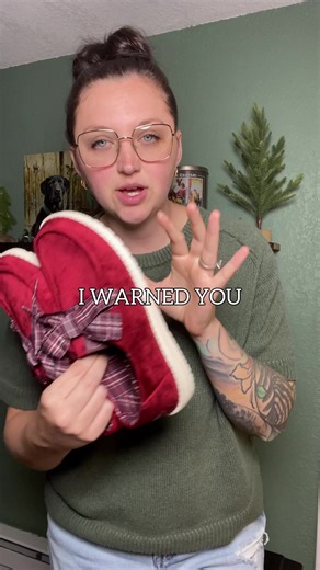 Didn’t expect to love these this much but… here we are. Comfy, festive, and totally my personality now 😂✨ #H#HeyDudesH#HolidayFitsC#CuteAndComfyH#HolidayFashionFindsTikTokMadeMeBuyIt