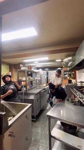 Closing Time at BISHOJAN: A Hilarious Moment
