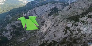 60人に1人が死亡する世界一危険なスポーツ「ベースジャンプ」