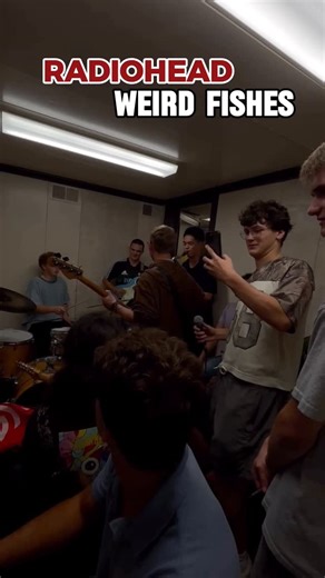 Pau Riba Martínez on Instagram: "Radiohead - Weird Fishes Jam at @berkleecollege 🎷 @keito_2025 🎹 @pauriba_ 🥁 @beckham_drums 🎸 @leonard1no 🎸 @charliecord08 🎸 @cj_plo"