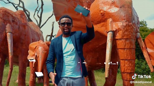 The shake and win with Operamini is back!!!! You can compete for over 130,000 amazing prizes by simply downloading the operamini app and enjoy 90 % data saving and shake your phone while on the operamini browser. The first people 20 people to download the operamini App using the link below will get free airtime from me as you shake to win the amazing prices on the operamini app ,click on the Download link on my bio #Operamini #ShakeAndWin @opera