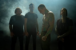 FIVE FINGER DEATH PUNCH: l'ex batterista Jeremy Spencer lancia la nuova death metal band SEMI-ROTTED