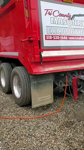 Mounting a tire with starting fluid ether #startingfluid #either #flattire #dirtboss #truckerlife #bostontrucker #kenworth