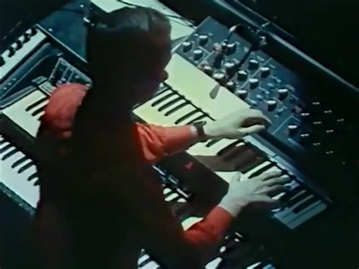 Kraftwerk Live Performance of Home Computer (1982)