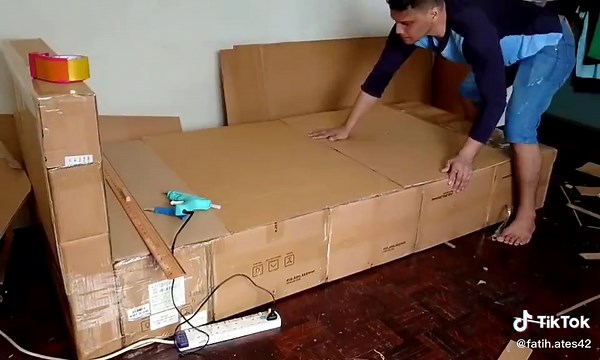How to Assemble a Bed Frame from a Cardboard Box