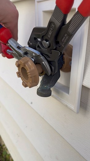 How to Repair a Sillcock | Plumb Hero