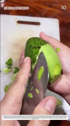 Avocado Peeling: How a Knife Transforms Rough Skin into Smooth Flesh