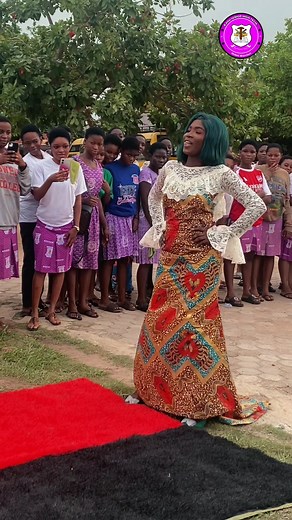 She Tripped But Didn't Fall: Confidence on the Red Carpet