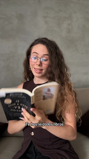 ¿Y si no fuera lo que haces… sino desde qué energía lo haces lo que define tus resultados? 💭 Puedes hacer mil cosas, trabajar sin parar y repetir todas las afirmaciones del mundo… Pero si en el fondo sigues vibrando en miedo, escasez o control, el universo solo escucha eso. 🌌 Manifestar no es forzar. Es alinearte con la frecuencia de quien ya vive eso que deseas, sentirlo en el cuerpo y dejar que la energía haga su parte. 🌿 En “Despierta tu Diosa Interior”, te enseñaré cómo soltar el esfuerzo