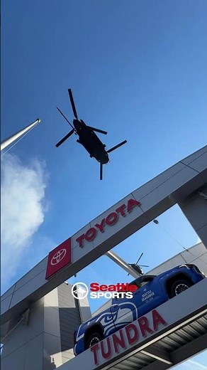 Seahawks O-line Legends Raise the 12 Flag 💪 | #SeattleSports