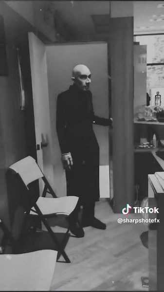 Who was flickering the lights??? #spongebob #dracula #nosferatu #whatwedointheshadows #halloween #vampire #spongebobsquarepants