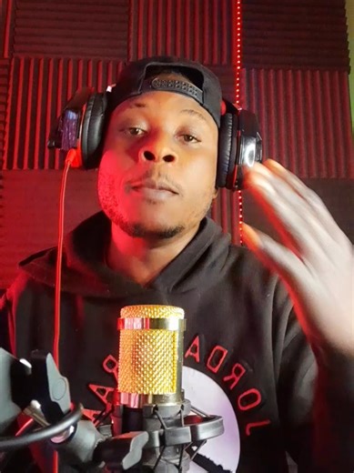 parti 149 📱 Comment activer la protection automatique contre le vol sur Android 1️⃣ Activer “Localiser mon appareil” 👉 Allez dans Paramètres 👉 Appuyez sur Sécurité et confidentialité 👉 Sélectionnez Localiser mon appareil (Find My Device) 👉 Activez l’option 📌 Cela vous permet de localiser, verrouiller ou effacer votre téléphone à distance. 2️⃣ Activer le verrouillage automatique 👉 Allez dans Paramètres 👉 Appuyez sur Écran de verrouillage 👉 Sélectionnez Verrouillage automatique 👉 Choisis