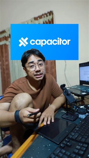 Ngurah Mayun | Programming Content Creator on Instagram: "Capacitor itu ibarat single codebase cheater 😏 Satu codebase JavaScript, tapi bisa jalan di Web, Android, dan iOS tanpa ribet. Kamu tetap nulis app pakai stack favoritmu (React, Vue, Angular), tapi tetap dapat akses fitur native kayak kamera, GPS, sampai push notification. Rasanya kayak main jujur… tapi menang terus. Buat kamu yang capek maintain banyak project buat beda platform, Capacitor tuh penyelamat mental. Lebih modern dari