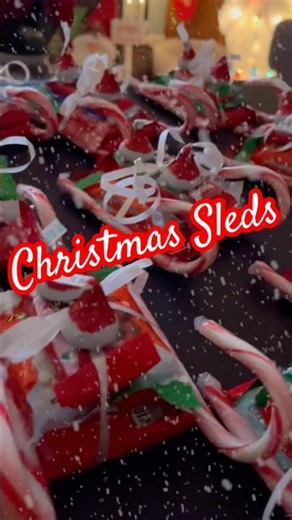 Homemade Chocolate Sleds #chocolate #sleds #christmas #feliznavidad