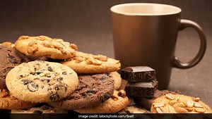 Watch: How To Make Chocolate Fudge Cookies For Your Intense Chocolate Cravings