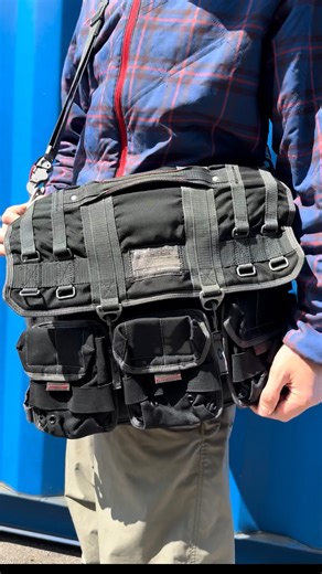 Vintage Oakley SI ‘ Dexter ‘ Computer Bag Called the Dexter bag due to its use by the character Dexter Morgan in the TV Show Dexter Link in bio #dextermorgan #techwearfashion | Second Wave Vintage