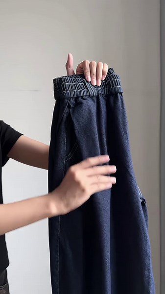 Quần Denim Form Rộng Cạp Chun: Style và Đánh Giá