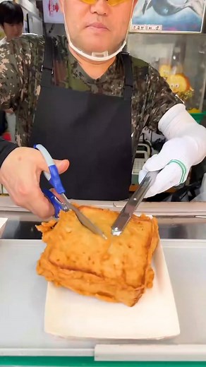 Fish cake Sandwich #streetfood #foodie #foodtrip #highlights #everyoneシ゚ #sandwich #cooking #southkorea Sheryl Mercado | Sheryl Seo