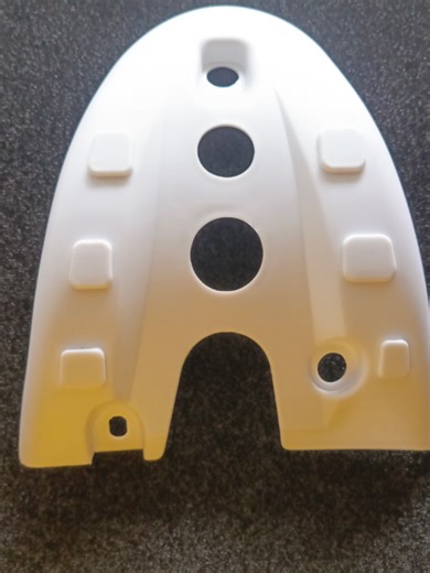 Pechera cubre motor de la daytona scorpion color blanca 🤍 envío a todo ecuador 0993365585 .... la clínica de tu moto 💯 #daytonascorpion250❤️ #motos #dayton #accesorios #daytona