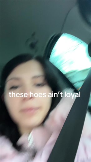 andjelina (@meandjiow)’s video of loyal dancing