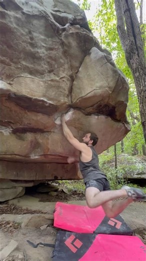 “MC PEE PANTS” (V8/7b) | Hospital Boulders, AL #climbing #bouldering #rockclimbing #outdoors