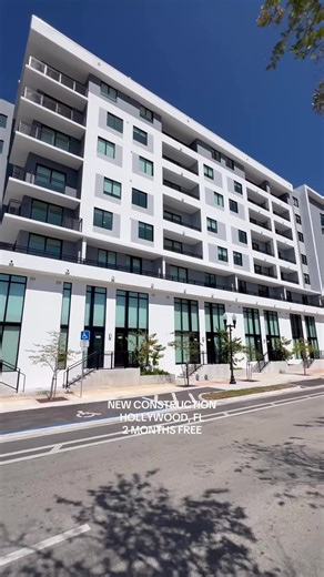 Would you live in these NEW apartments in Hollywood, FL, offering 2 months FREE! 📲Fill out our form in the bio for more information! DM or text/call anytime #Hollywoodfl #hollywoodflorida #browardapartments