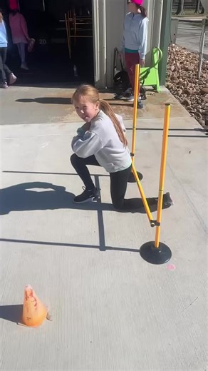 Upgrade Fitness on Instagram: "Acceleration Breakdown with Jordynn In the first clip, Jordynn knocks the hurdle over coming out of her start. What happened? She popped up too early instead of driving forward. When athletes come out of acceleration standing up instead of pushing forward, they lose power and speed. The hurdle behind her forces proper shin angle and teaches athletes to push forward, not upward. In the second clip, she fixes it. You’ll see a clean first step, strong hip projection, 