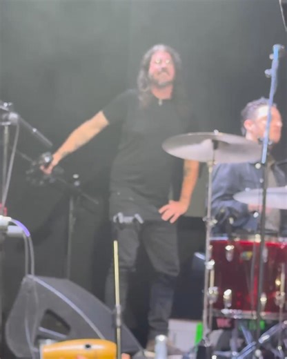 Dave Grohl & Josh Homme 03/20/24 Hey Jude Tambourine Finale… Do The Sweet Thing : Josh Homme & Friends Sweet Stuff Foundation Benefit Concert The Belasco Los Angeles CA 🎥 Christina Anderson | Foozie's Foo Fighters News