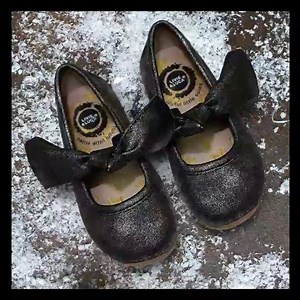 13 reactions | Think of these black shoes as a classic black dress for your feet. Throw them on and your little ones will look instantly chic! (Did we mention they're on sale, too?) www.livieandluca.com/collections/50-off-winter-event/black #livieandluca #healthyfeet #solemates #spreadjoy #findyourjoy #shoes #winterevent #sale #shopnow | Livie & Luca | Facebook