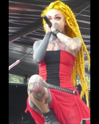 16 Sekunden Infected Rain - schaffst du es bis zum Ende? #infectedrain #lenascissorhands #area53festival #2024Memories #throwback #metalfestival #austria AREA 53 Festival 🎥 2024 © Pix666 | PIX 666