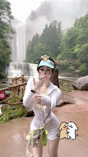 My Cousin Thinks I'm About to Give Her a Cold - Hiking, Nerd Hand Dance, What to Wear Toda