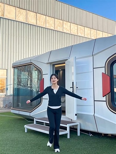 Dance happy for this capsule container house #capsulehouse #containerhouse #prefabhouse #mobilehouse #foryoupage