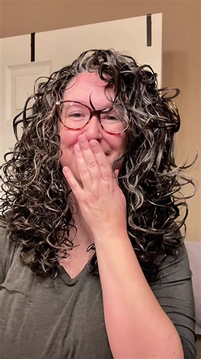 Transform Wavy Hair with Crunchy Gel Techniques