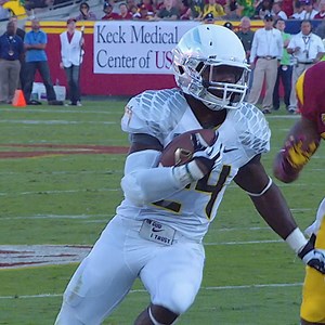 25K views · 1.1K reactions | He turned 40 touches into 347 yards from scrimmage, 19 first downs and five TDs during the 2012 win at USC. We're pretty sure Kenjon Barner is still running wild in the LA Coliseum. #GoDucks | Oregon Football | Facebook