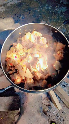 5 comments | When e reach ur turn cook rice eat on Sunday me nah swallow 浪 | Rachel Izu | Facebook