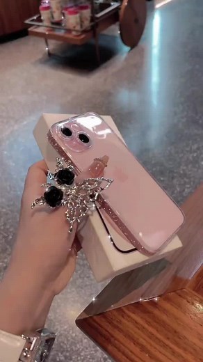 Glitter iPhone Cases: Shine with the iPhone 16