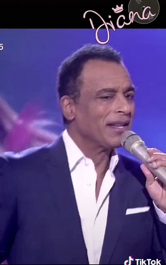 Jon Secada Live Performance: A Night of Music and Dance