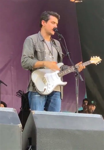 John Mayer's Guitar Techniques at Cross Roads Festival
