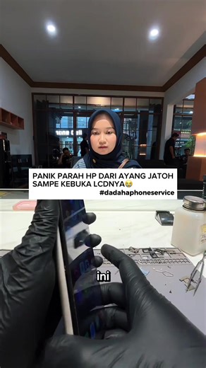 Panik parah hp dari ayang jatoh sampe kebuka lcdnya😭 #iphone #service #apple #xundd @XUNDD Indonesia