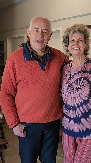 Two famous stars walked into my Gallery. WOW ❤️ Malcolm Gooding a South African voice artist and television presenter 'the man with the golden voice' - His beautiful wife Salome Gooding who is a retired communication's executive and well known in her field of publishing, public relations and communication. Who will be also be reviewing my new book ' A dance with Life ' - stopped and bought my image Aloe Heights! And my winderful neighbour Tinus whom I have known for many years introduced Malcome