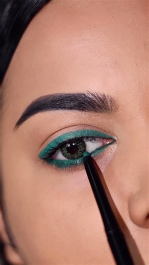 Kuhu - Green Matte Bold Define Kajal 💚
