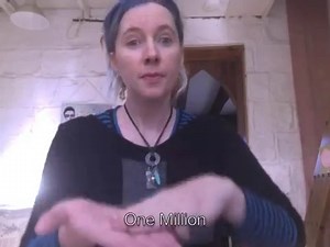 Use this video to learn numbers in Auslan (Australian sign language) Vocab: • 1-10 • 11-20 • 21 (most double digit numbers are structured like this) • 22, 33, 44 (except where both digits are the same, in which case they are signed like this) • 100 • 1 thousand • 1 million (1 M) • how old • 6 years old, 7 years old (all ages are signed from the nose) • 6 o’clock, 7 o’clock (all hours of the clock are signed from the pointer finger of the opposite hand) This video is part of my free online Auslan