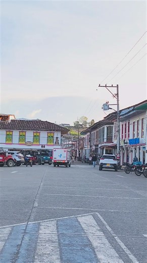 🌎🇨🇴🎵 Camilo, el colombiano que hoy le canta al mundo… pero nunca olvidó su raíz 💯🇨🇴😍 #fblifestyle | Es Colombia