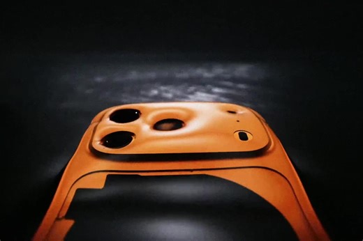 The iPhone 17 in the orange finish stands out immediately—it’s bold, saturated, and designed to look fresh without feeling loud. The color hits that perfect middle ground between playful and premium, giving the phone a presence even before you turn the screen on. It’s the kind of shade that feels intentional, almost like a fashion accessory instead of just a device. Beyond the color, the design leans into Apple’s clean, sculpted look. Smooth edges, a minimal camera layout, and a matte finish mak