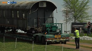 322K views · 1.5K reactions | Vorig jaar wist hij 180 meter spoor te bemachtigen en nu heeft hij ook een locomotief en twee treinstellen op zijn terrein staan. ---------------------- Lees meer ➡ https://www.rtvnoord.nl/nieuws/919048/machinist-uit-zuidbroek-maakt-eerste-ritje-in-eigen-tuin-mijn-wens-is-uitgekomen | RTV Noord | Facebook