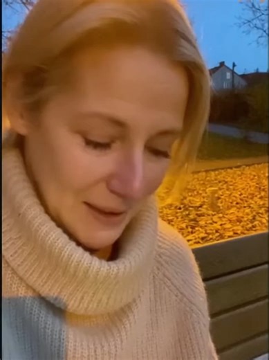 Mein Telefon klingelt nie. 📵 Nicht zum Fragen wie es mir geht. Nicht einfach so. Nicht von jemandem der an mich denkt. Ich bin 52. Ich sitze draußen im Dunkeln. Und ich frage mich ob mich jemand vermisst. Wenn du das kennst — schreib dein Geburtsjahr in die Kommentare. Damit ich weiß dass ich nicht alleine bin. 💙#alleine #frauenpower #geburtstag #fürdich #alone #follows #viral #support #help